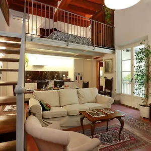 https://florence-pitti-loft.it-tuscanyhotel.com