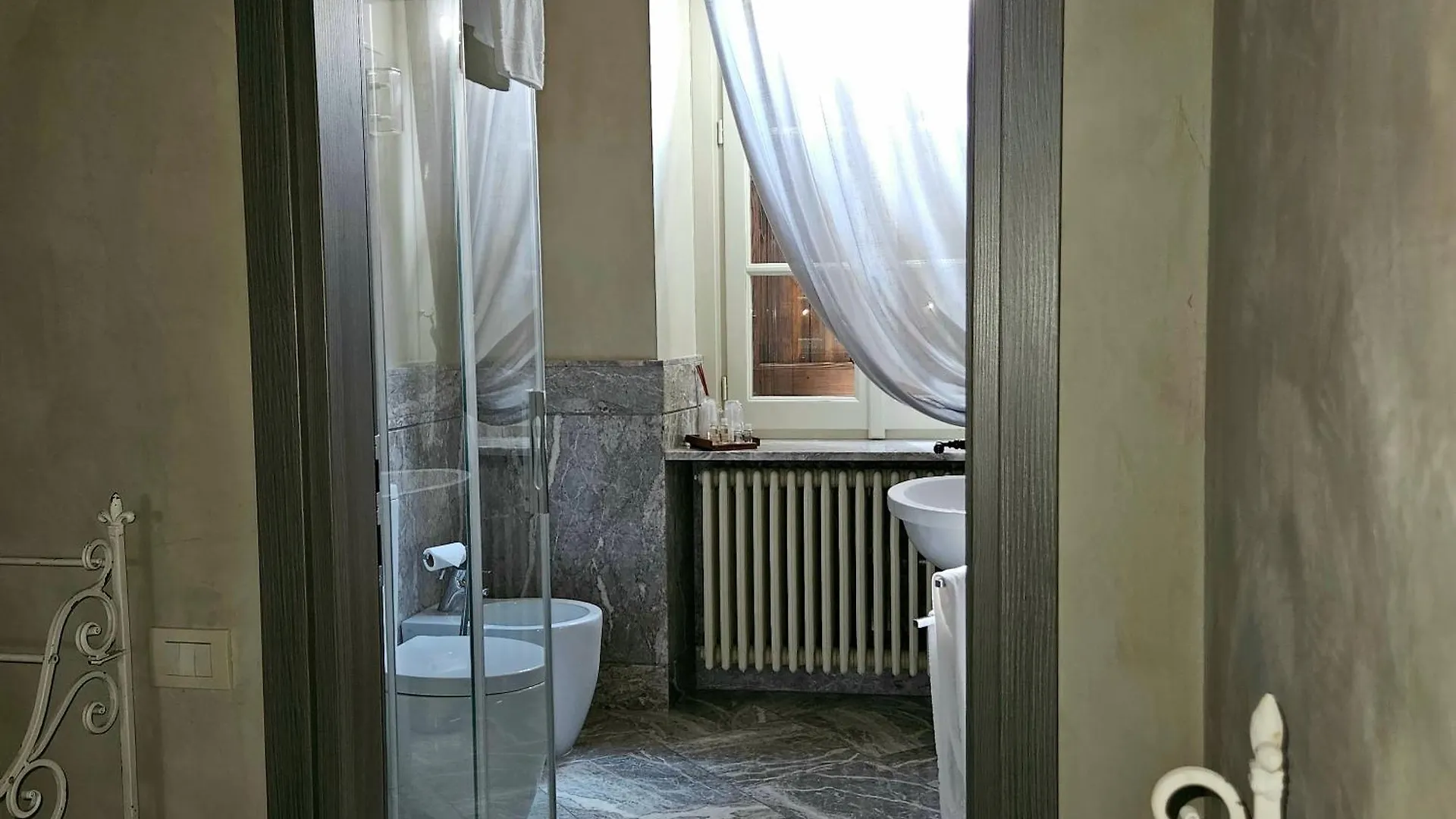 B&B Dimora Delle Donnole Bergamo Alta 3*,  Italy