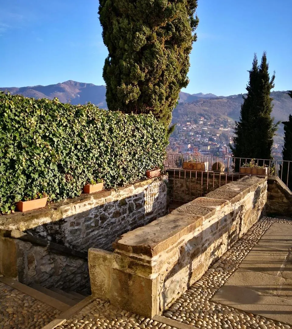 B&B Dimora Delle Donnole Bergamo Alta Italy