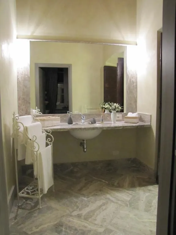 *** Bed & Breakfast B&B Dimora Delle Donnole Bergamo Alta Italy
